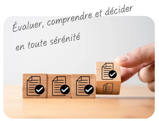 cubes en bois illustrant comment évaluer comprendre et décider grâce à un audit diagnostic